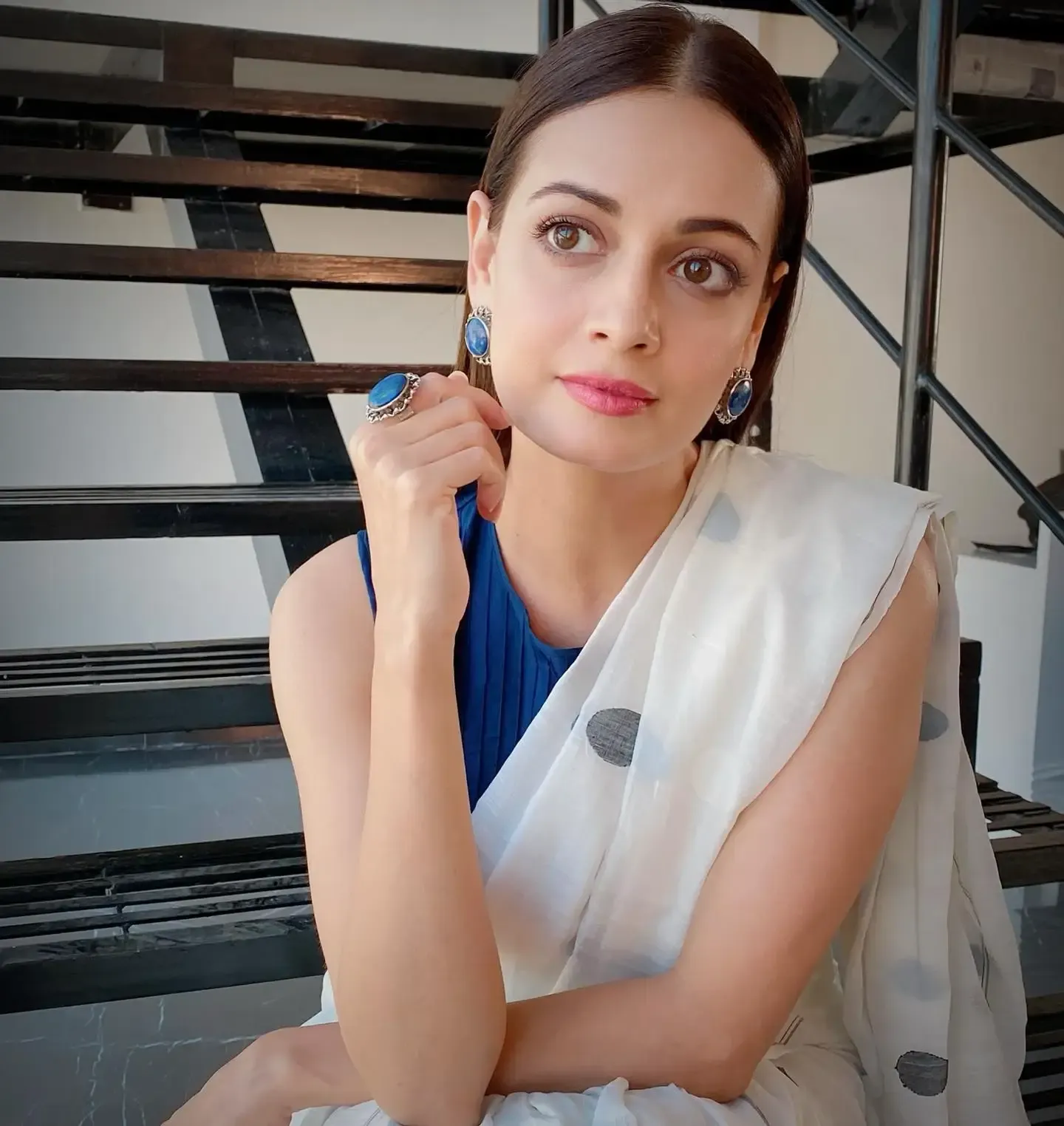 Indian Actress Dia Mirza Images In Sleeveless White Color Saree